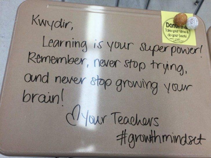 Преподаватель мотивирует учеников очень вдохновляющим образом!