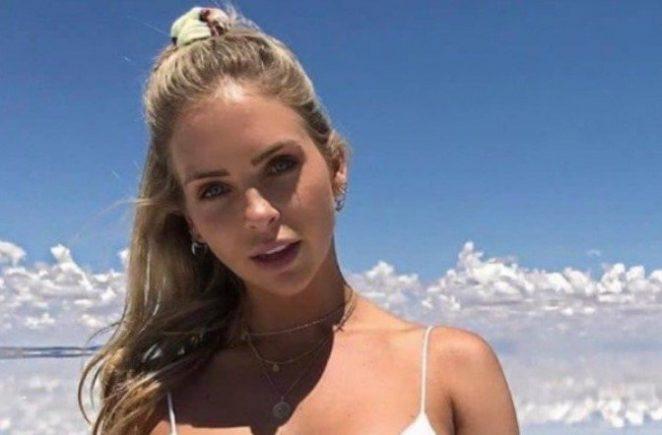 Девушки без лифчика под одеждой (40 фото)