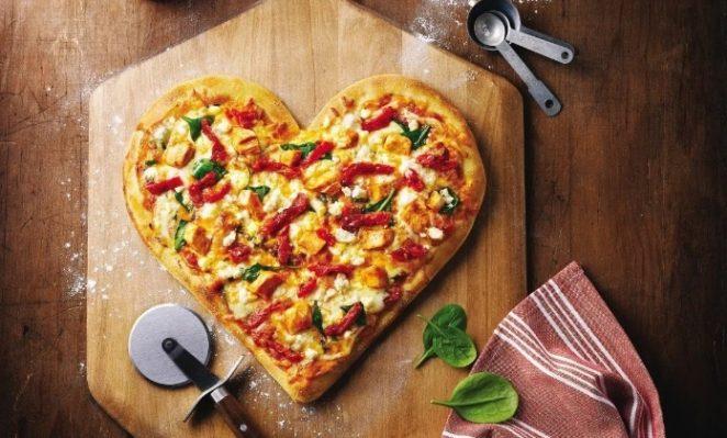 Пицца-валентинка - идея на 14 февраля