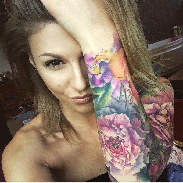 Красивые девушки с татуировками (30 фото)