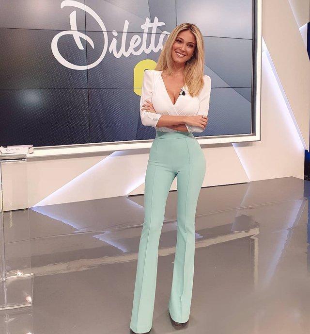 Дилетта Лиотта - самая сексуальная журналистка спортивного телевидения Италии (40 фото)