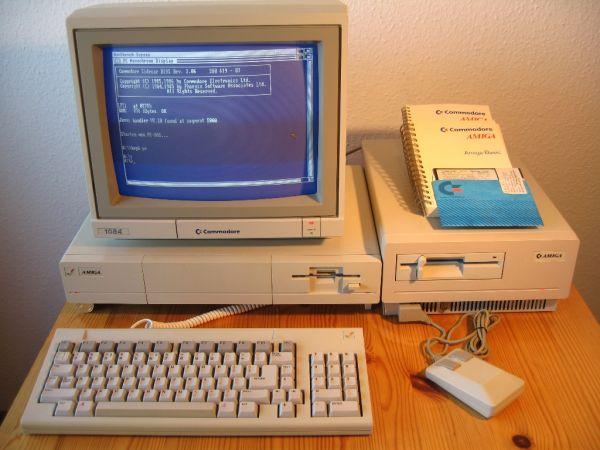Amiga 1000 - первый мультимедийный персональный компьютер
