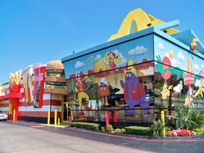 25 самых странных и интересных McDonalds со всего мира.