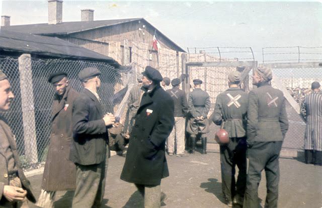 13 цветных фотографий жизни в концентрационных лагерях, которые никого не оставят равнодушным