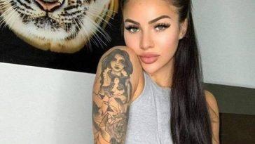 Красивые татуированные девушки (55 фото)