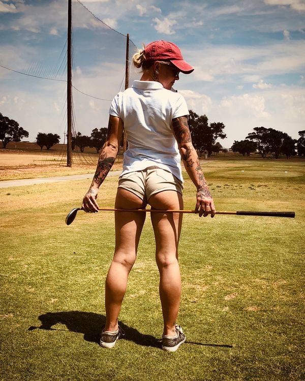 Сексуальные спортивные девушки гольфистки (36 фото)