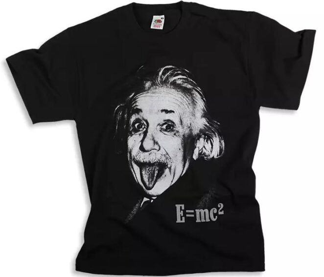 Почему Эйнштейн показывает язык на фото? История знаменитого кадра
