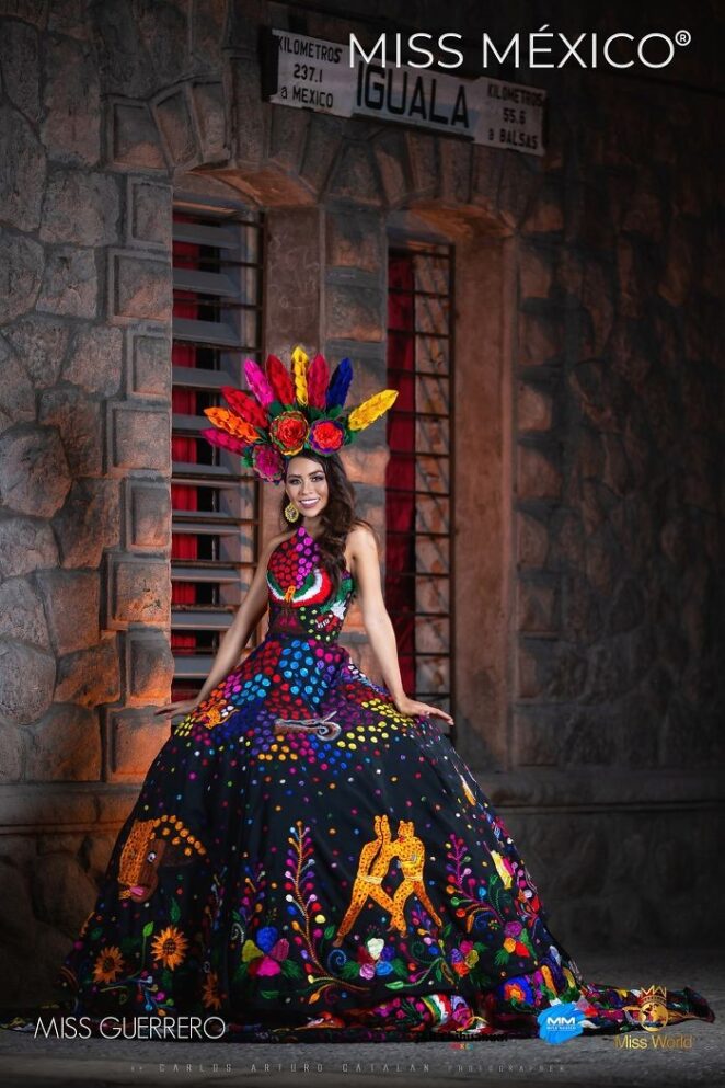 Кандидатки на Мисс Мексика в потрясающих традиционных костюмах!
